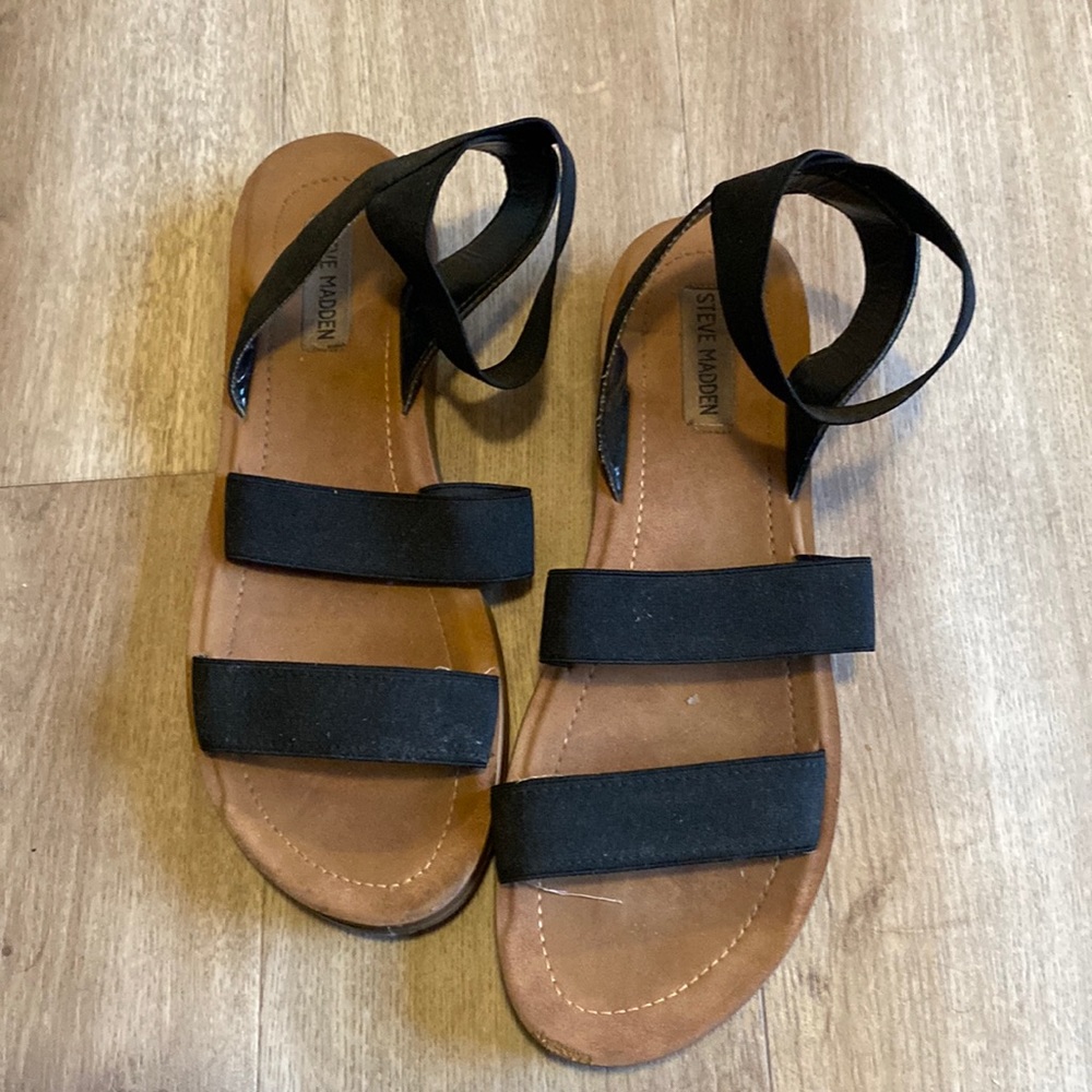 Steve Madden black sandals